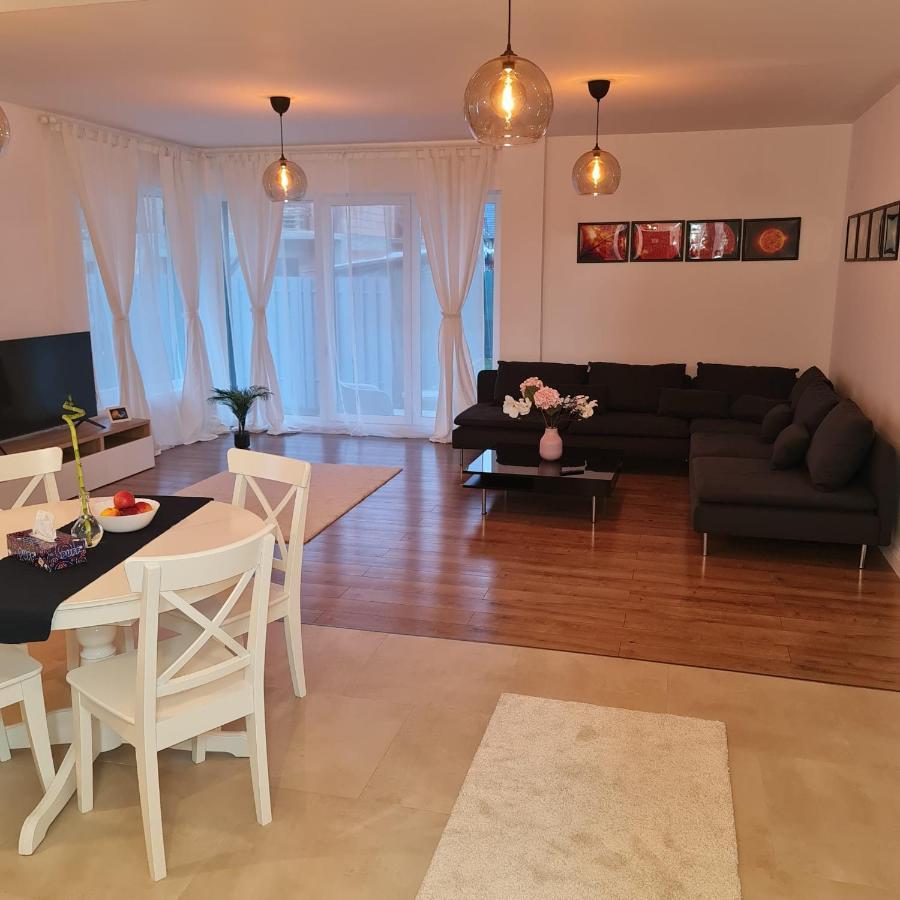 Galaxy Residence Villa Otopeni Eksteriør billede