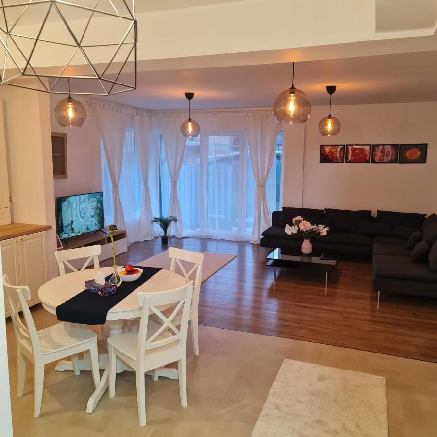 Galaxy Residence Villa Otopeni Eksteriør billede
