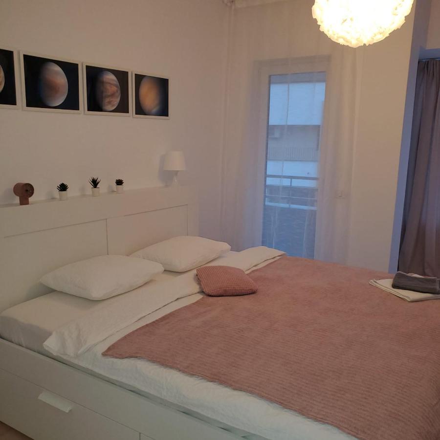 Galaxy Residence Villa Otopeni Eksteriør billede