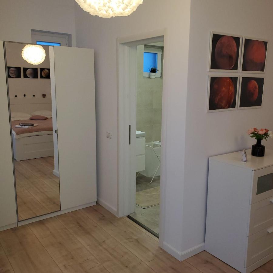 Galaxy Residence Villa Otopeni Eksteriør billede