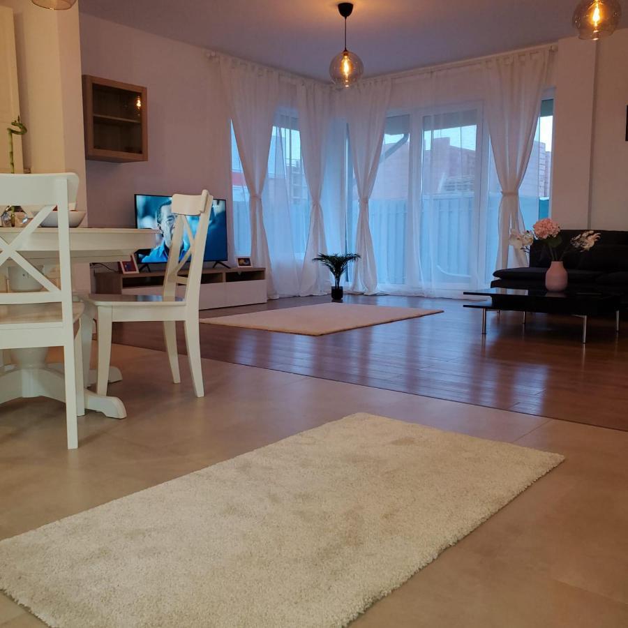 Galaxy Residence Villa Otopeni Eksteriør billede